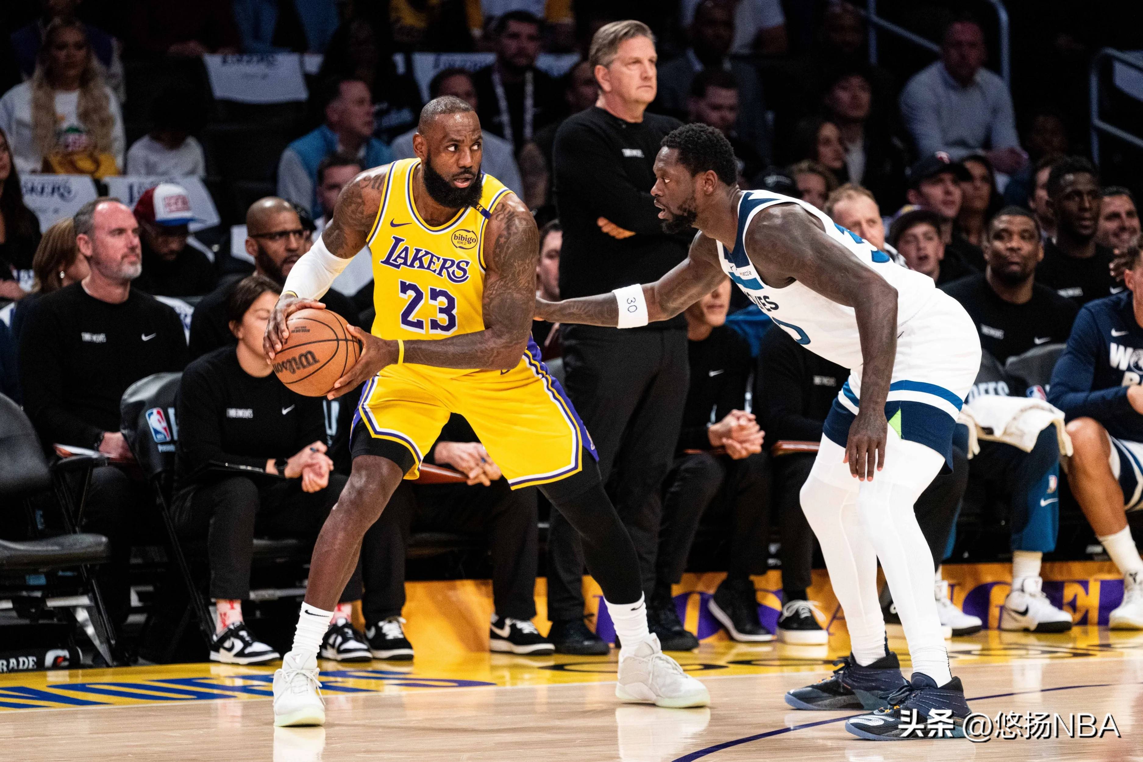 关于明尼苏达森林狼训练开放日；冲刺阶段扳平良机引欢呼；NBA季后赛在即；更衣室氛围转暖的信息